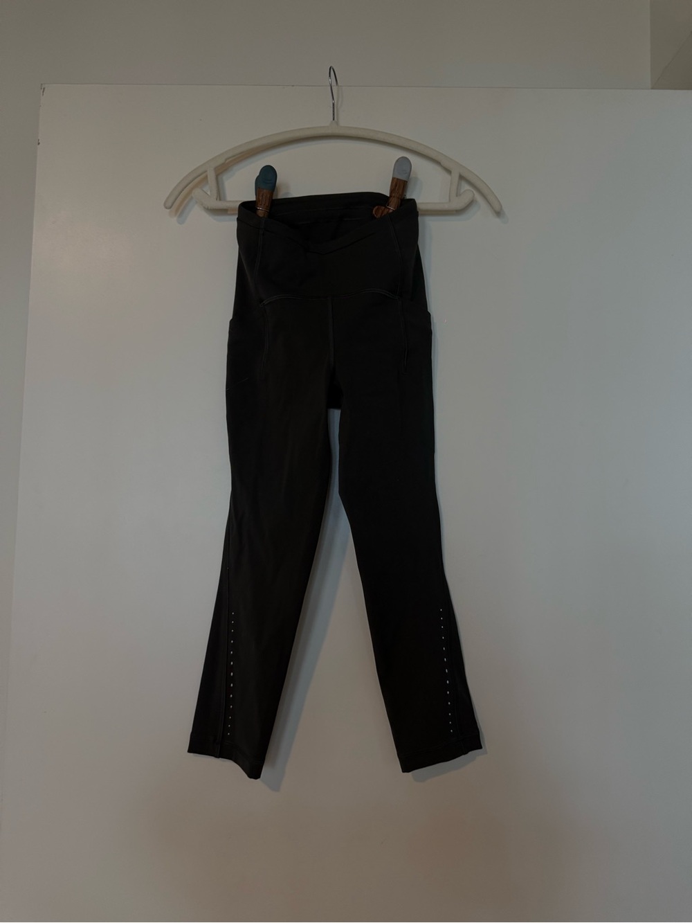 Lululemon Black High-Waist Active Leggings with Studded Hem
